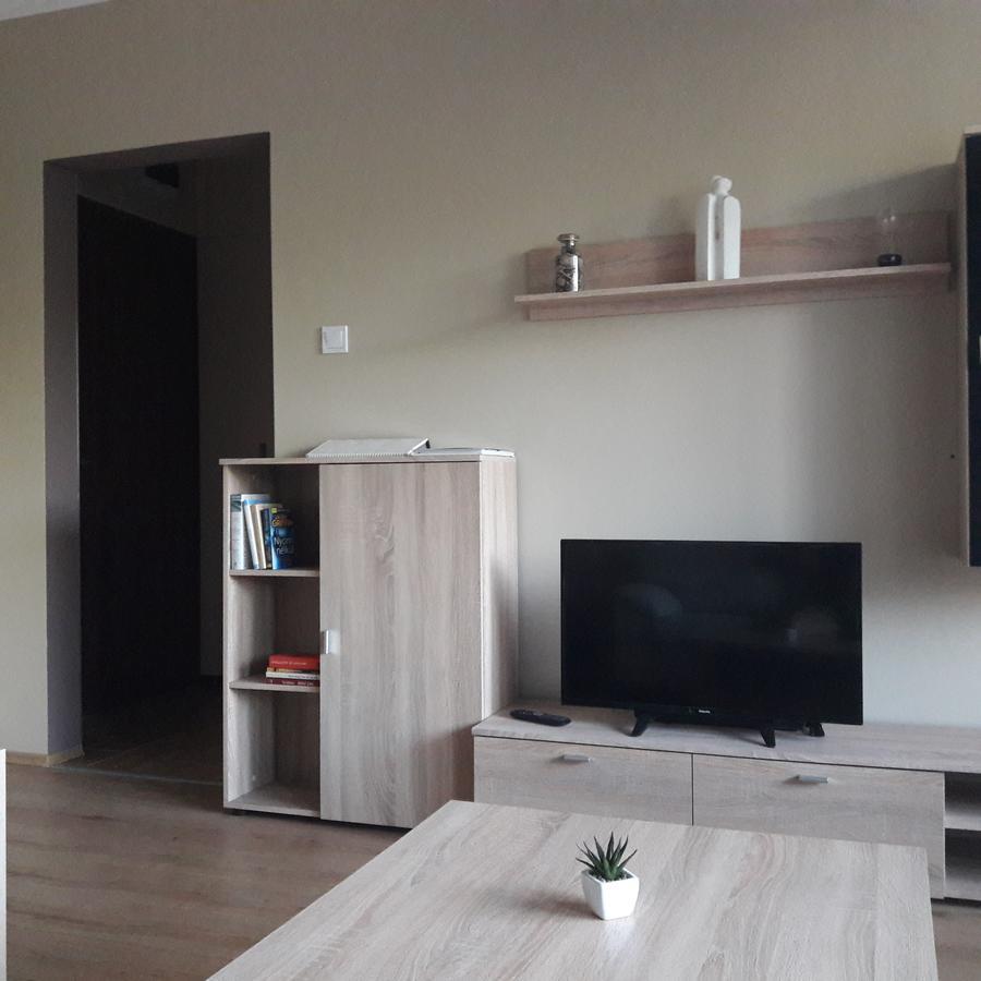 Studio 18 Apartman Kazincbarcika Extérieur photo