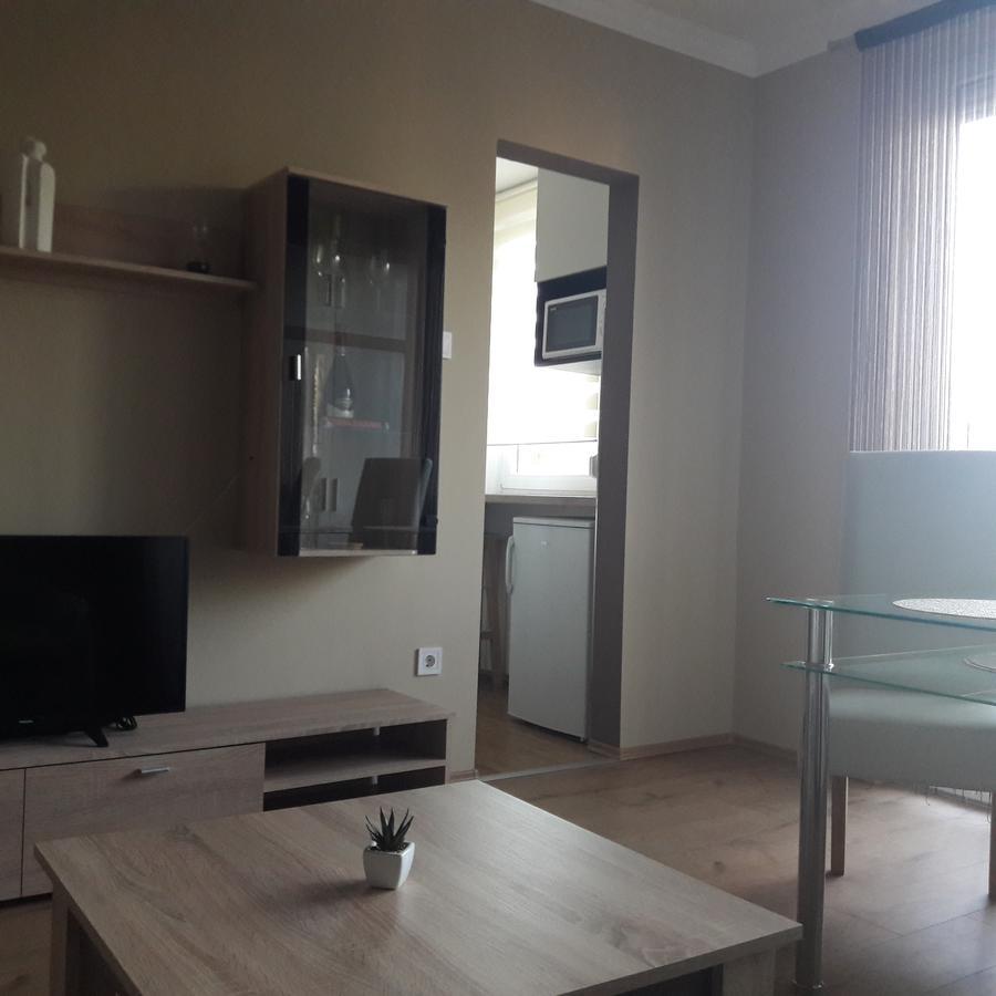 Studio 18 Apartman Kazincbarcika Extérieur photo